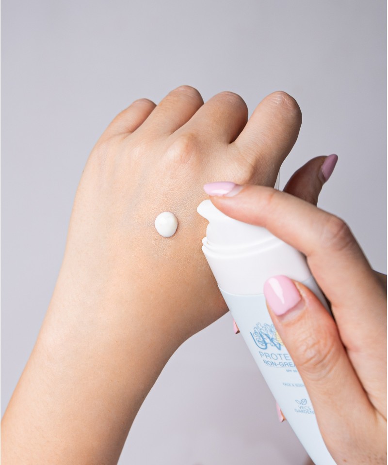 水潤防曬凝露 SPF50 ✭✭✭✭ 45G 水潤防曬凝露 SPF50 ✭✭✭✭ 45G